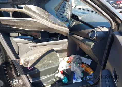 2021 Nissan Kicks Sv Xtronic Cvt z USA, uszkodzony, nr VIN 3N1CP5CV9ML483951